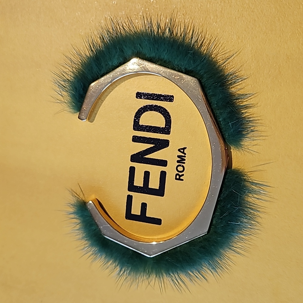 🚫SOLD🚫 Fendi Gold FF Logo Green Mink Bangle Bracelet 💚 - Picture 4 of 7